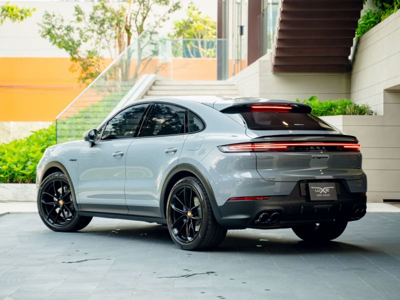 Porsche Cayenne E-hybrid Coupe Light Weight ปัจจุบัน